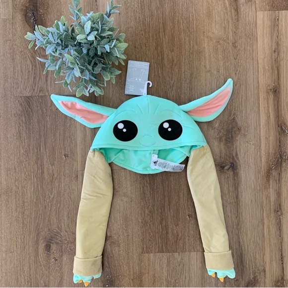 ~NWT Disney’s Baby Yoda Hat with ARMS!~ - Picture 1 of 3